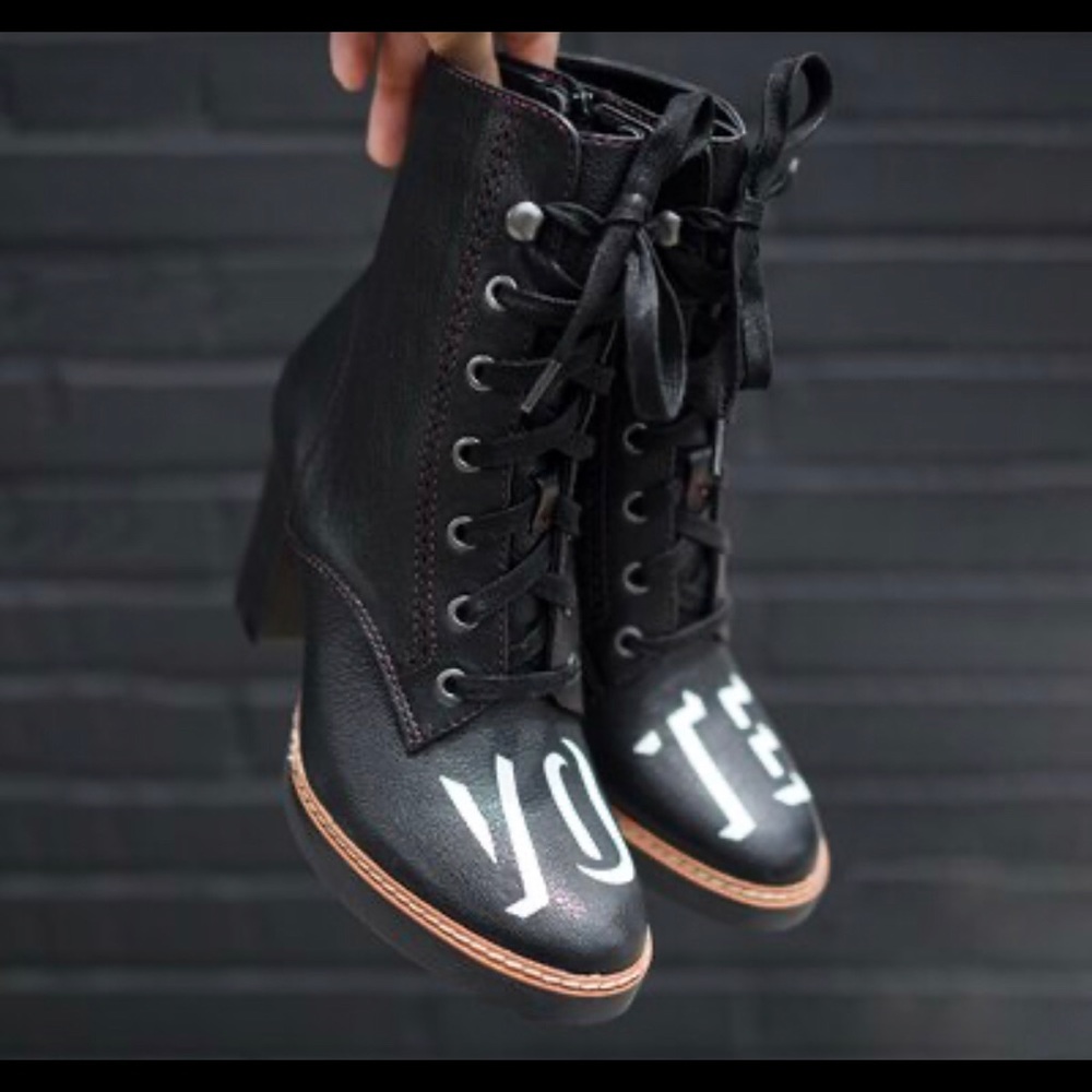 NIB LE Naturalizer Callie, “Vote” boot 8